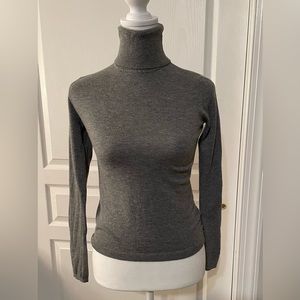 EUC. Gray Turtleneck Sweater. Size L